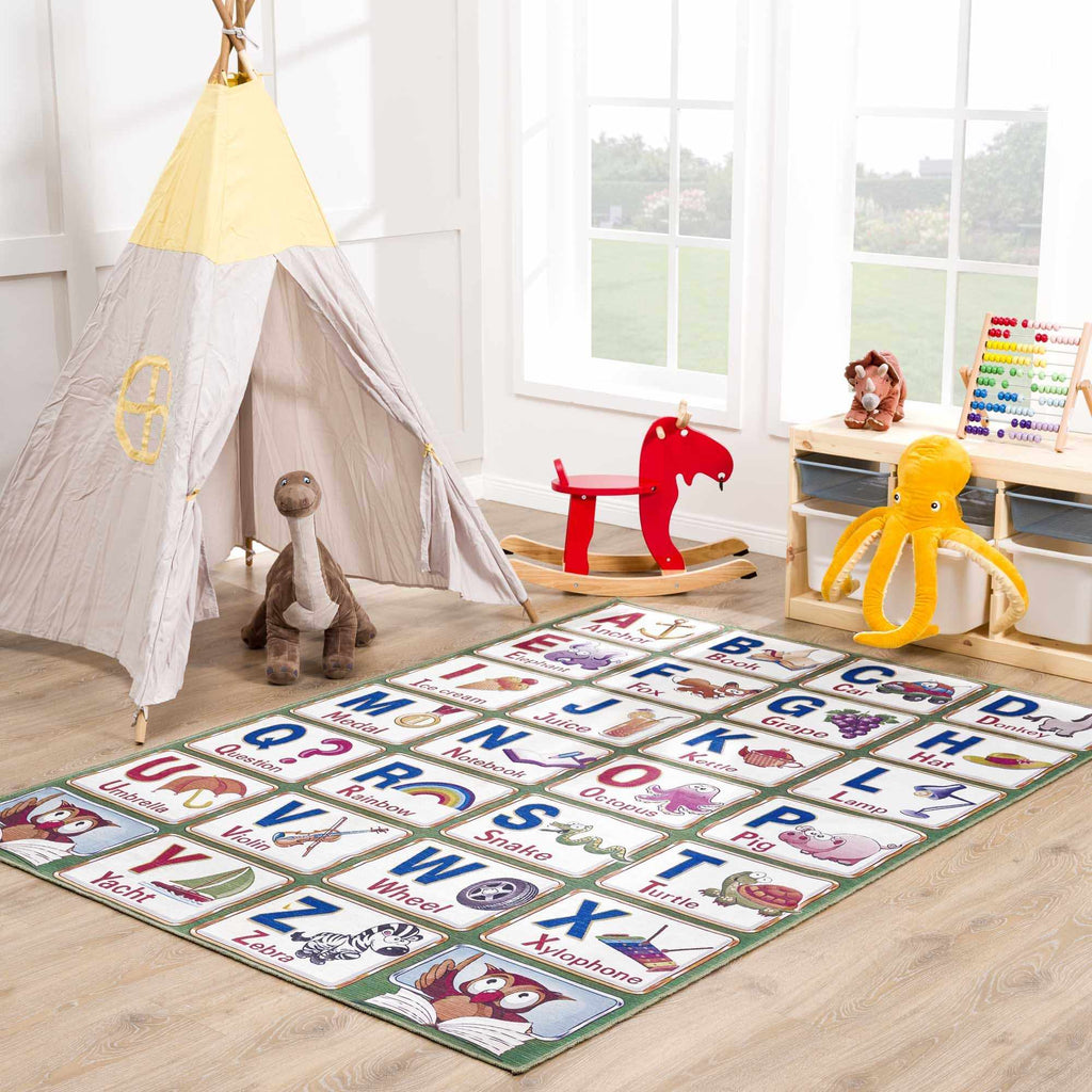 Hauteloom Osric VSLGFA1 Green Machine Made Chenille-Polyester Rug