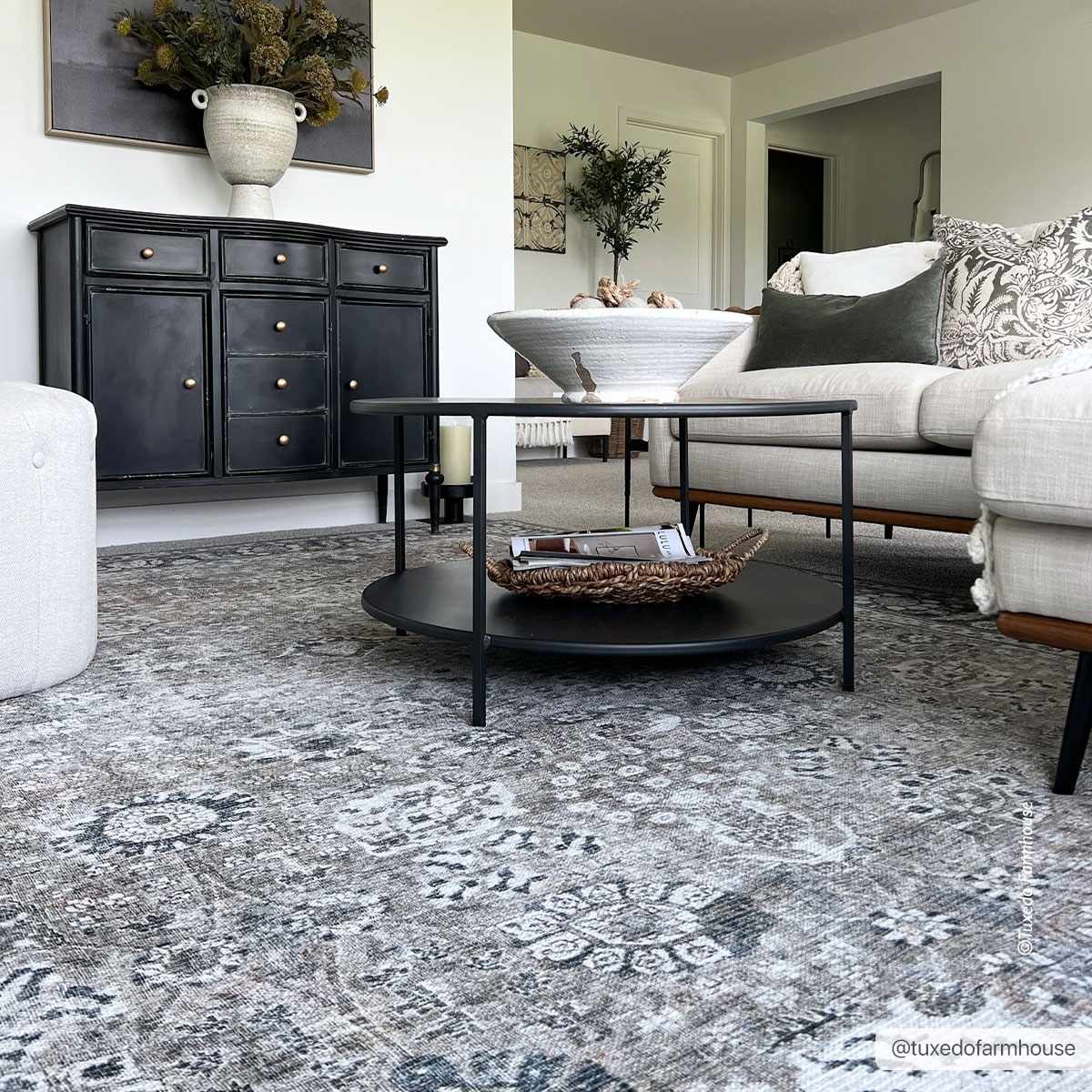 Hauteloom Ganyangan GANY Black Machine Made Chenille-Polyester Rug