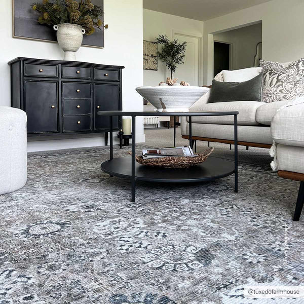 Hauteloom Ganyangan GANY Black Machine Made Chenille-Polyester Rug