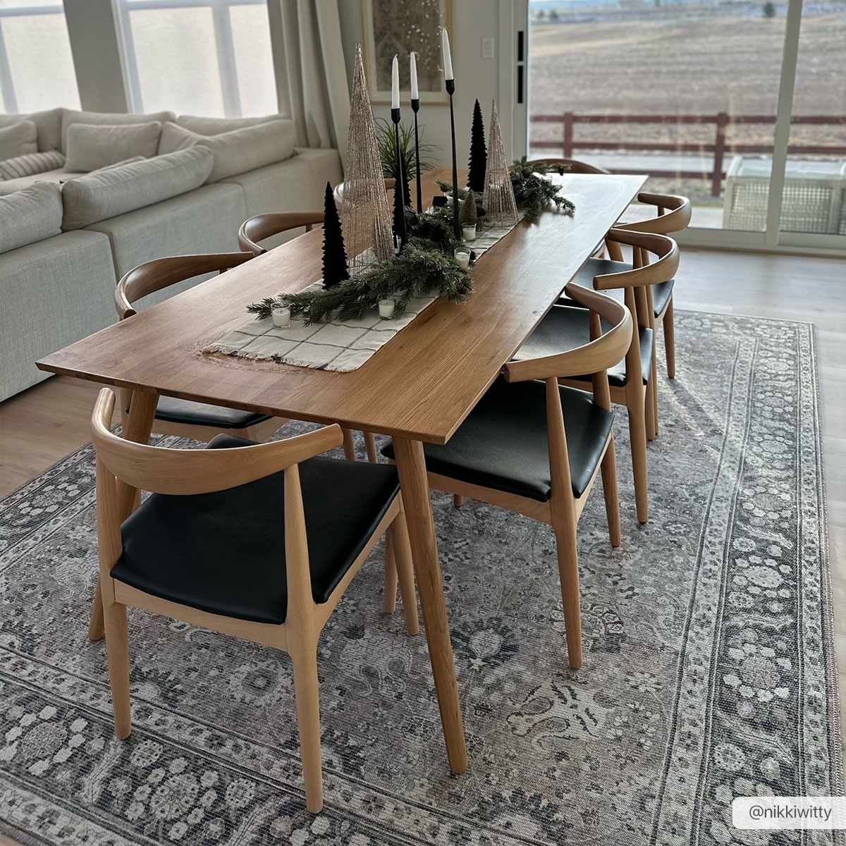 Hauteloom Ganyangan GANY Black Machine Made Chenille-Polyester Rug