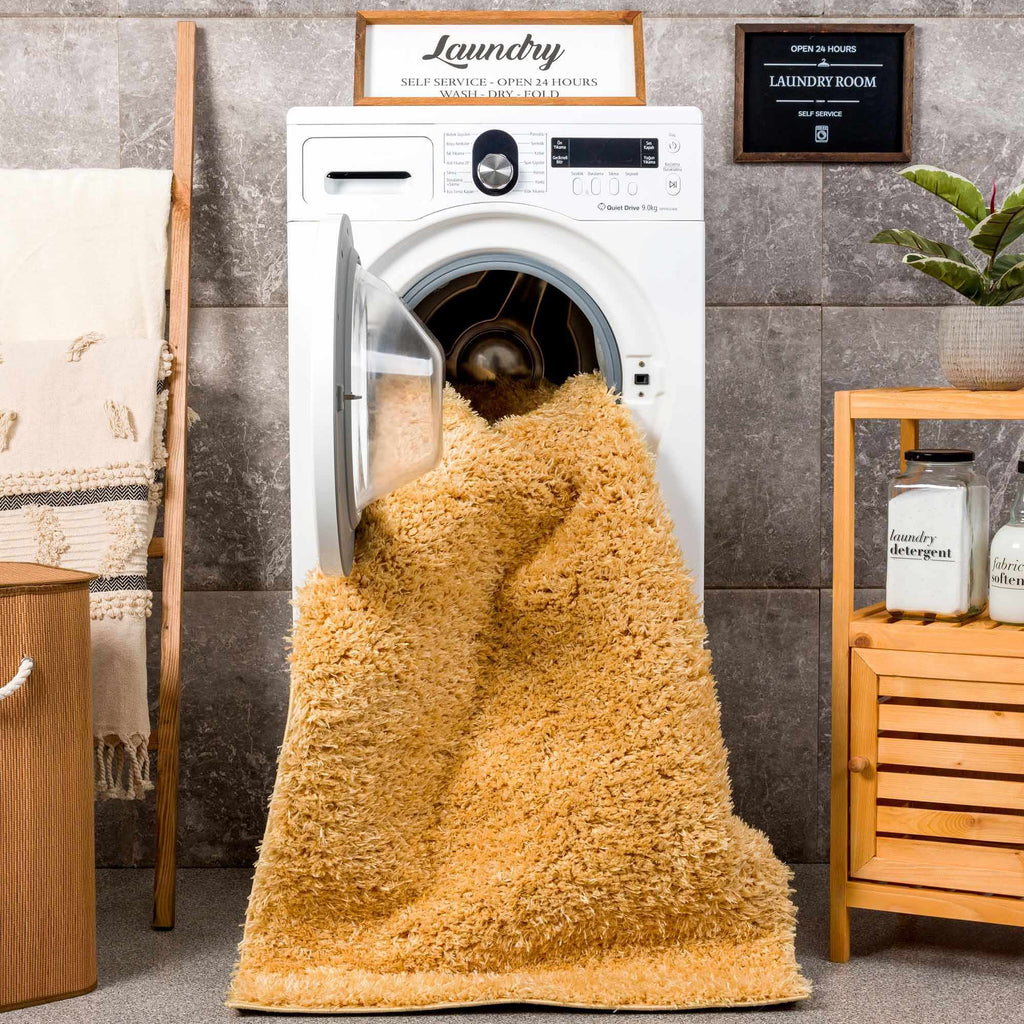 Hauteloom Faina HHAJFAINAA6 Gold Machine Made Polyester Rug