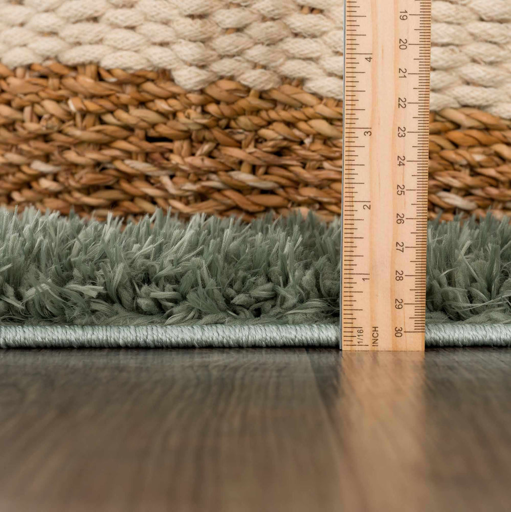 Hauteloom Faina HHAJFAINAA7 Green Machine Made Polyester Rug