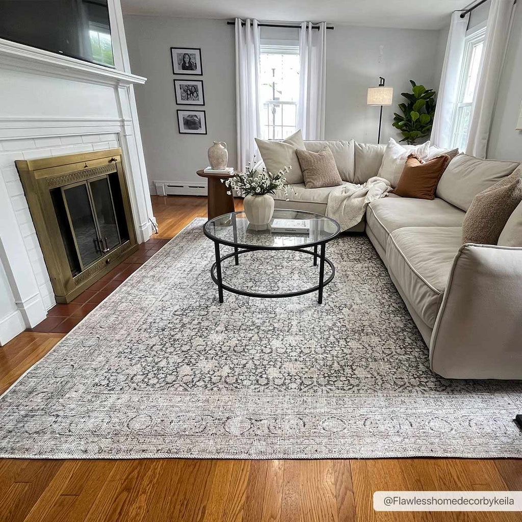 Hauteloom Hedda SAMAHEDDAA1 Light Gray Machine Made Polyester Rug