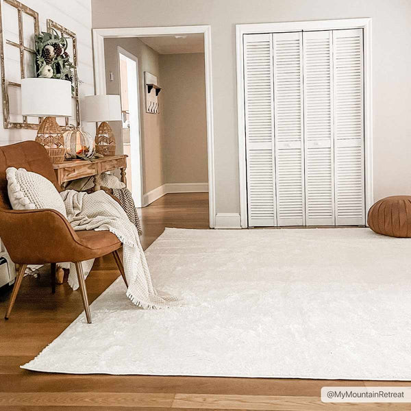 Hauteloom Judy SAFAJUDY890 Off White Machine Made Polyester Rug