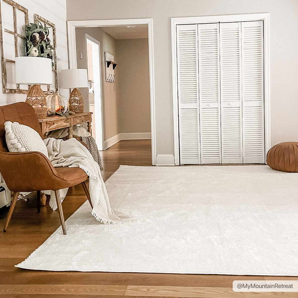 Hauteloom Judy SAFAJUDY890 Off White Machine Made Polyester Rug