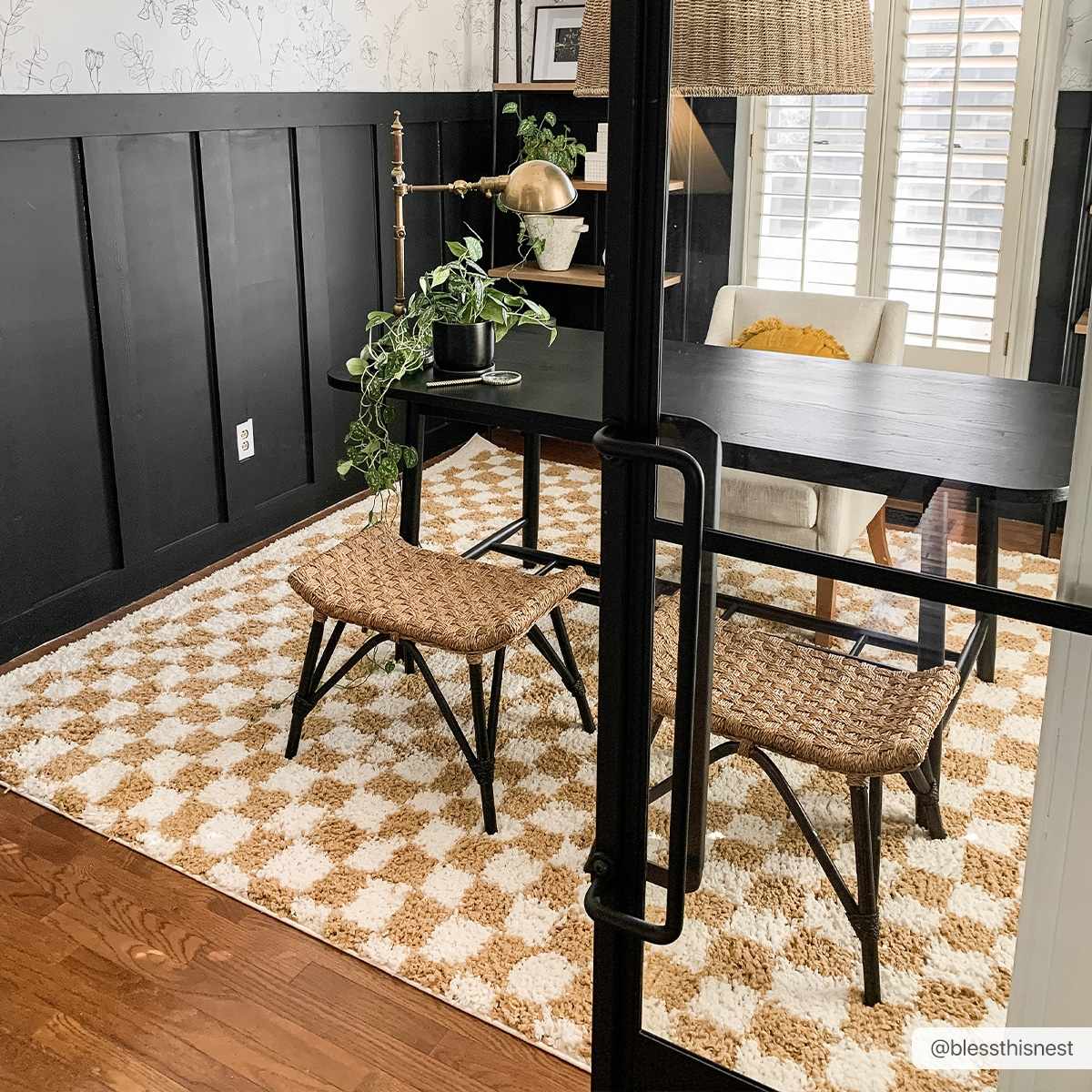 Hauteloom Kieu SBMMKIEU8A2 Ivory Machine Made Polyester Rug
