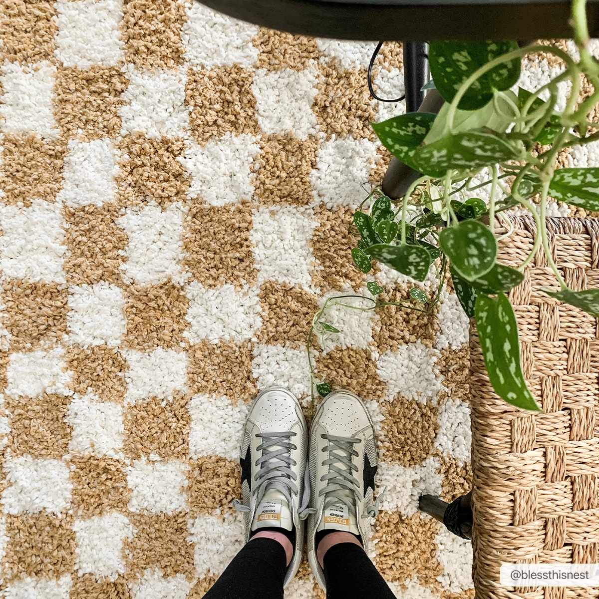 Hauteloom Kieu SBMMKIEU8A2 Ivory Machine Made Polyester Rug