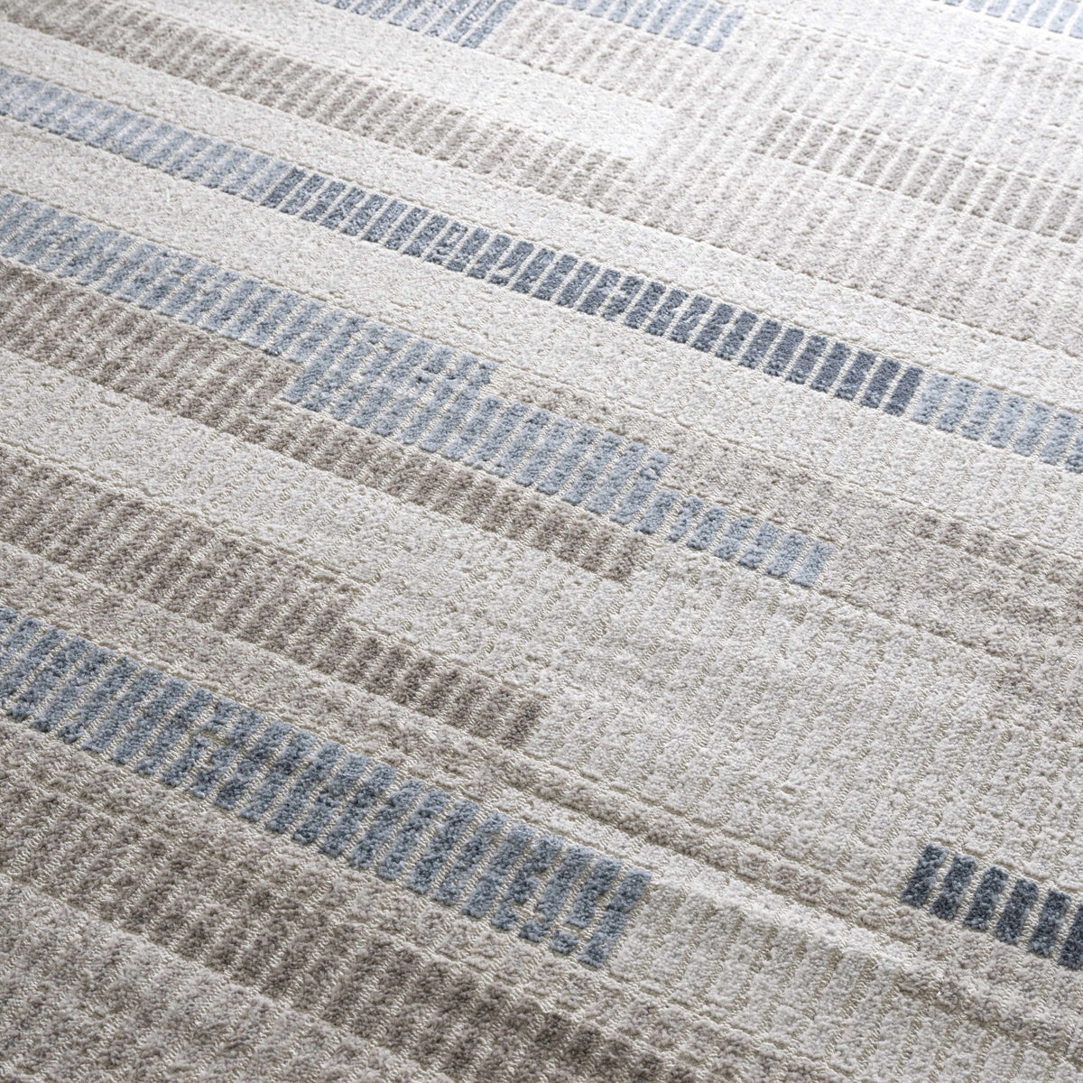 Hauteloom Limited Edition HLEBBRISAA1 Gray Machine Made Polypropylene Rug
