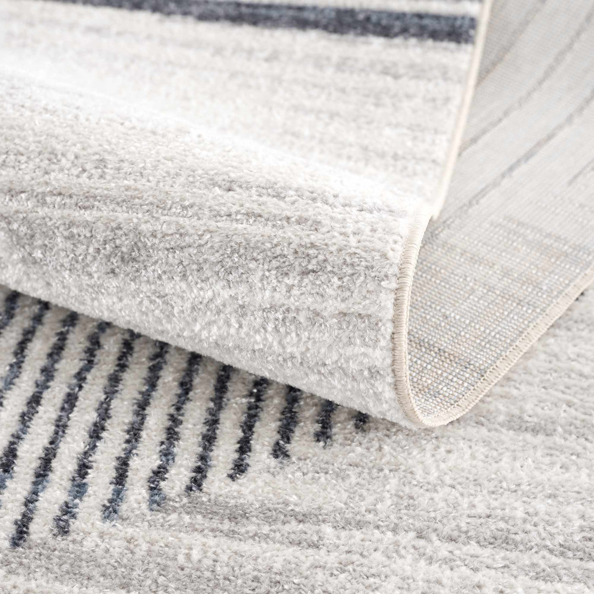 Hauteloom Thad SLLITHAD8A1 Gray Machine Made Polyester Rug