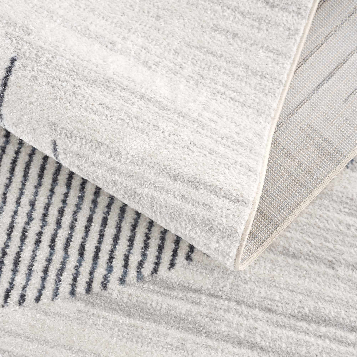 Hauteloom Thad SLLITHAD8A1 Gray Machine Made Polyester Rug