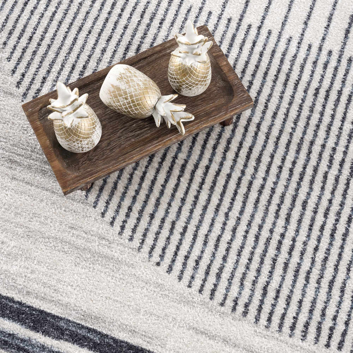 Hauteloom Thad SLLITHAD8A1 Gray Machine Made Polyester Rug