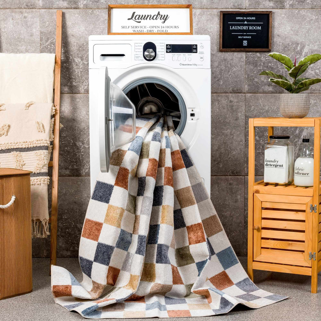 Hauteloom Alia SLLLALIAQA1 Off White Machine Made Polyester Rug