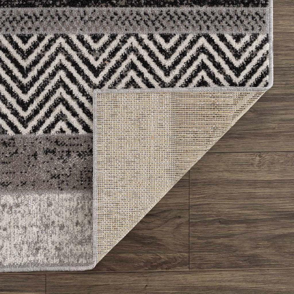 Hauteloom Middlestown MDDKA Black Machine Made Polyester Rug