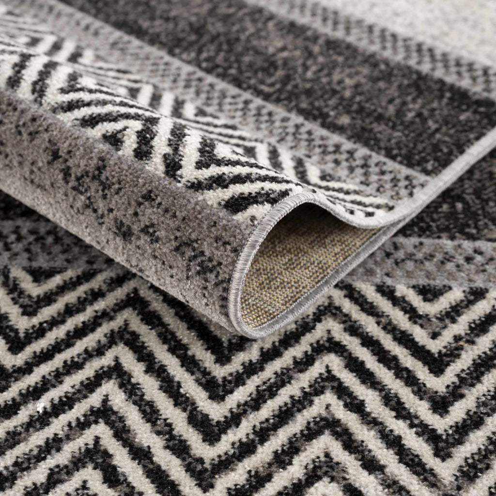 Hauteloom Middlestown MDDKA Black Machine Made Polyester Rug
