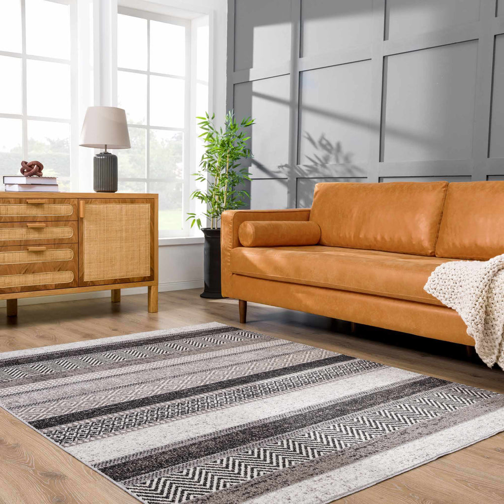 Hauteloom Middlestown MDDKA Black Machine Made Polyester Rug
