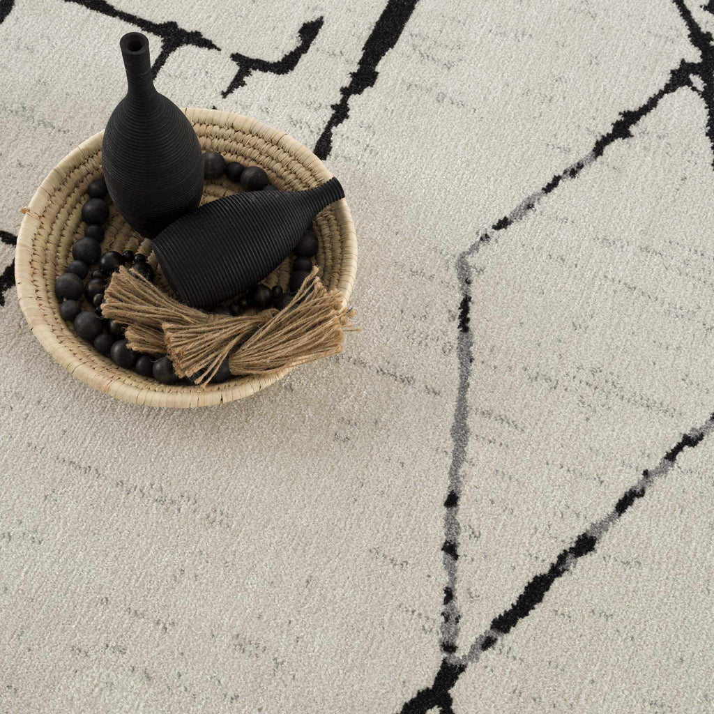 Hauteloom Maguyam MAGU Black Machine Made Polyester Rug