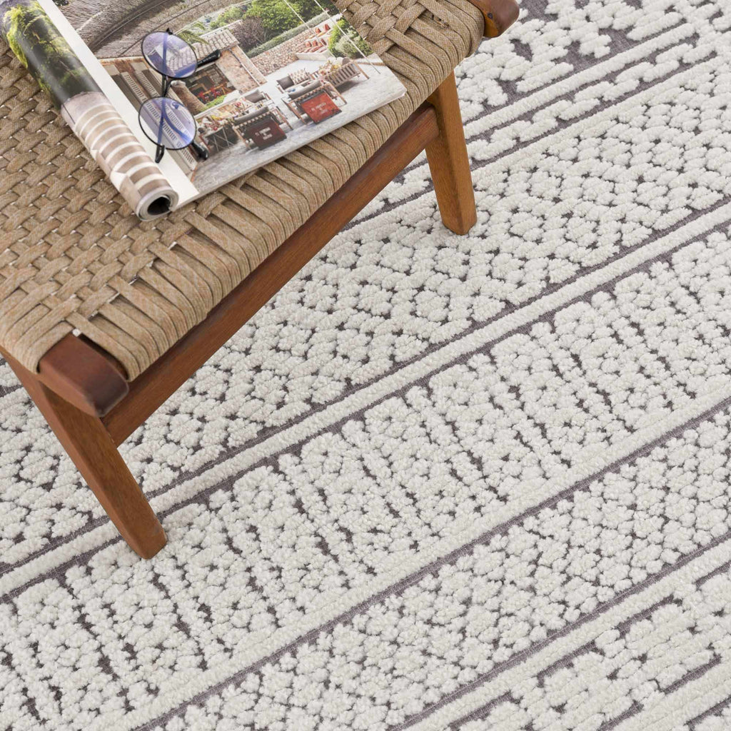 Hauteloom Bahar SLYBBAHARA2 Off White Machine Made Polypropylene Rug
