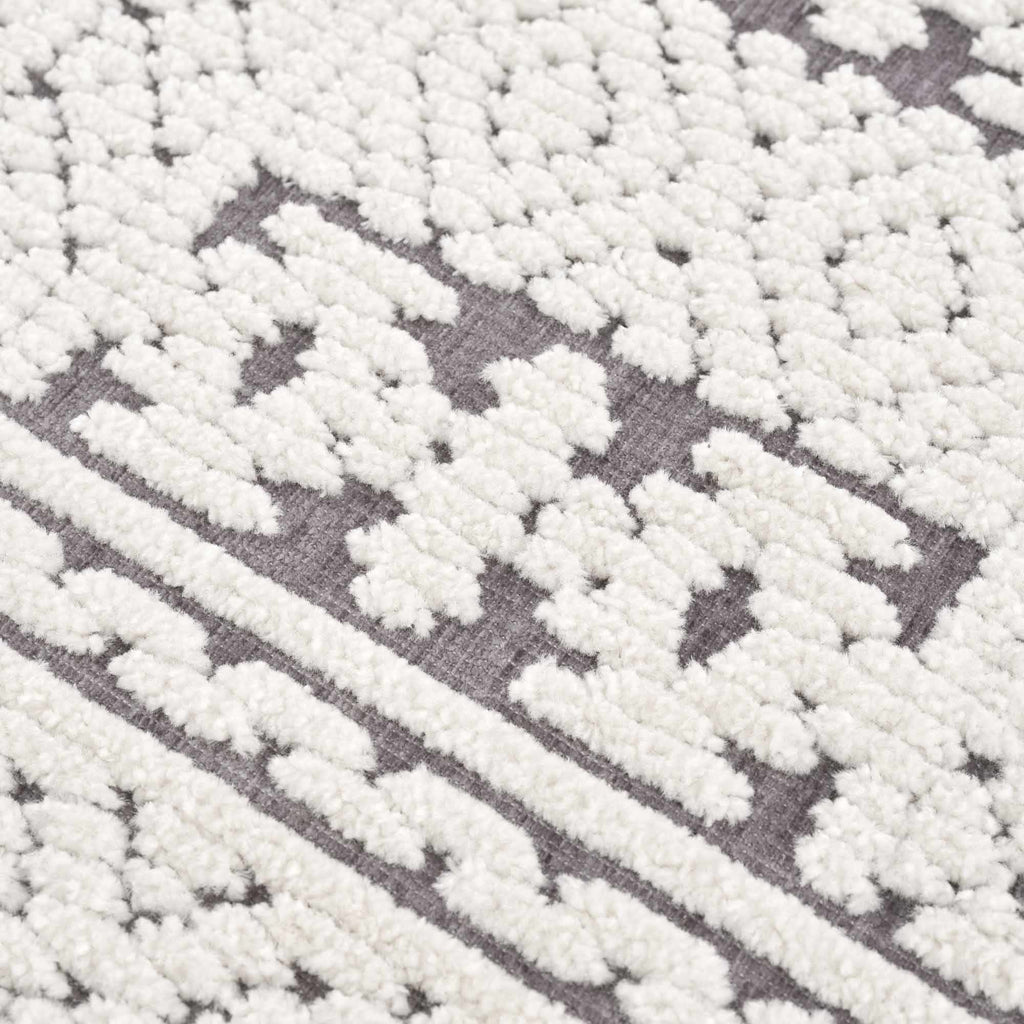 Hauteloom Bahar SLYBBAHARA2 Off White Machine Made Polypropylene Rug