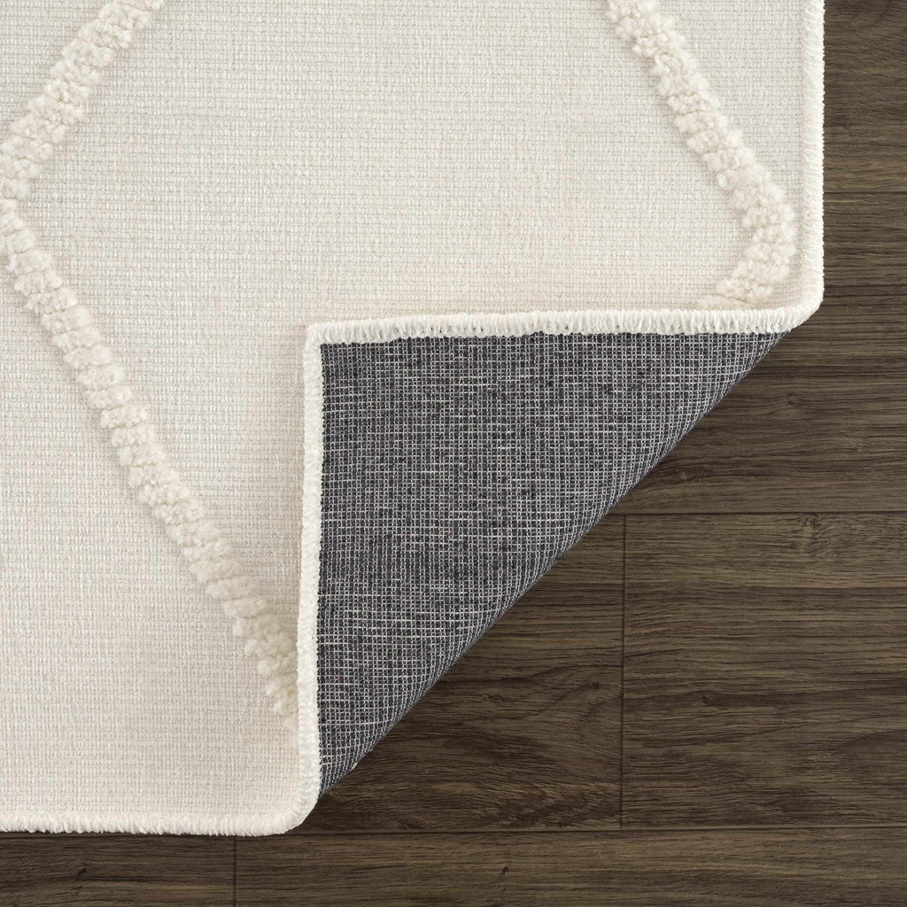 Hauteloom Amani SLYBAMANIA1 White Machine Made Polypropylene Rug