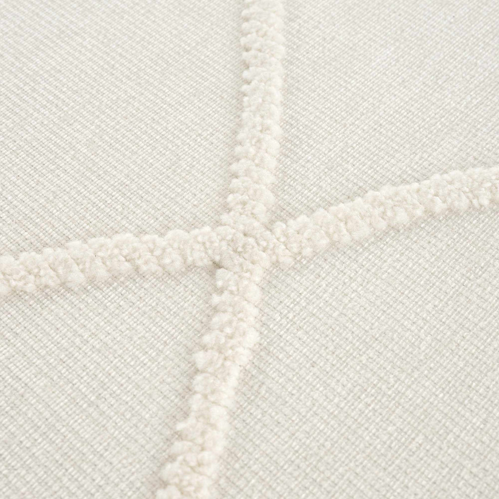 Hauteloom Amani SLYBAMANIA1 White Machine Made Polypropylene Rug