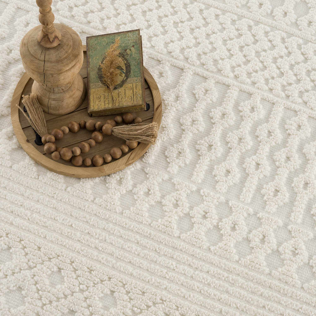 Hauteloom Drago SLYBDRAGOA1 White Machine Made Polypropylene Rug