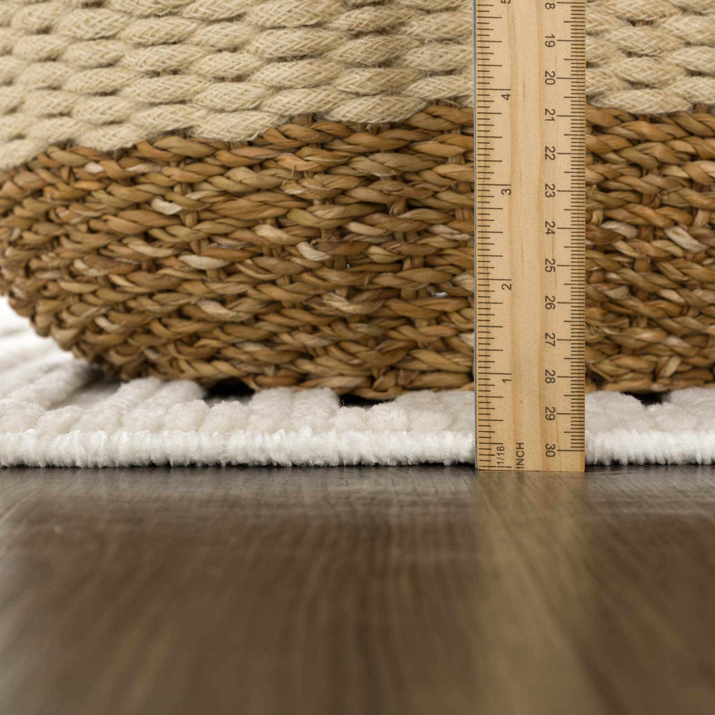 Hauteloom Deron SLYBDERONA1 White Machine Made Polypropylene Rug