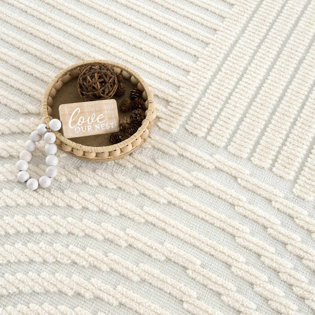 Hauteloom Deron SLYBDERONA1 White Machine Made Polypropylene Rug