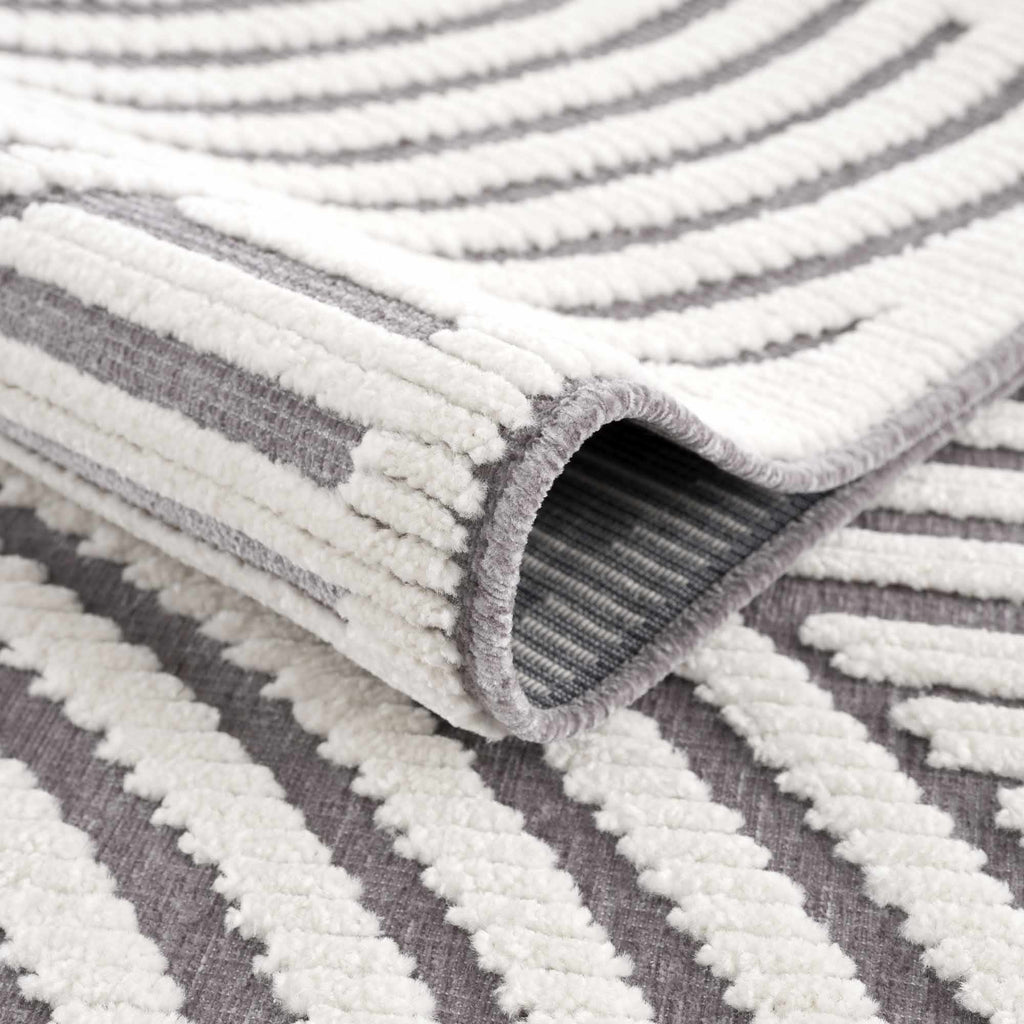 Hauteloom Deron SLYBDERONA3 Gray Machine Made Polypropylene Rug