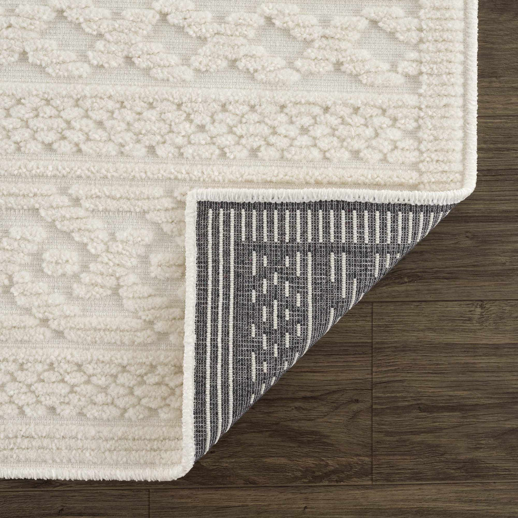 Hauteloom Fadey SLYBFADEYA1 White Machine Made Polypropylene Rug