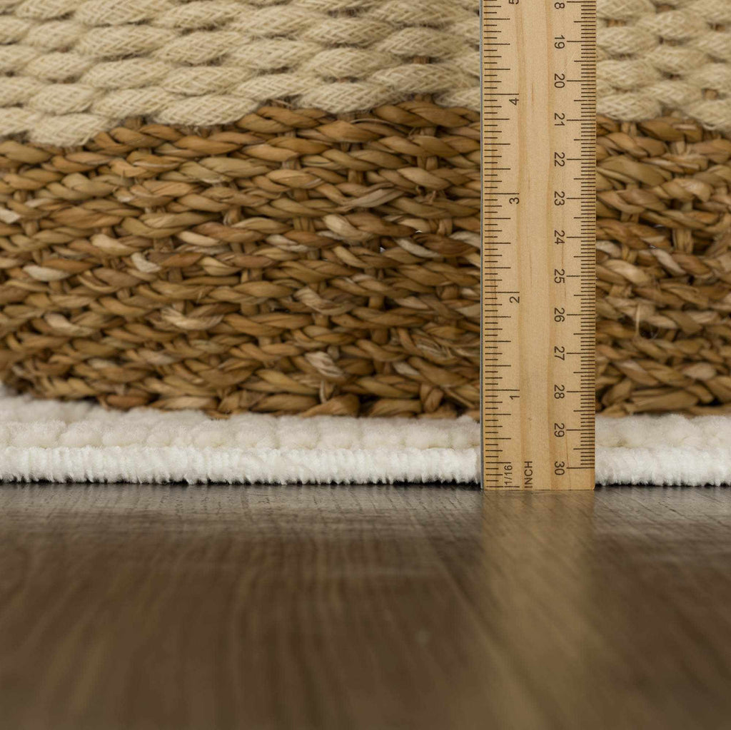 Hauteloom Fadey SLYBFADEYA1 White Machine Made Polypropylene Rug