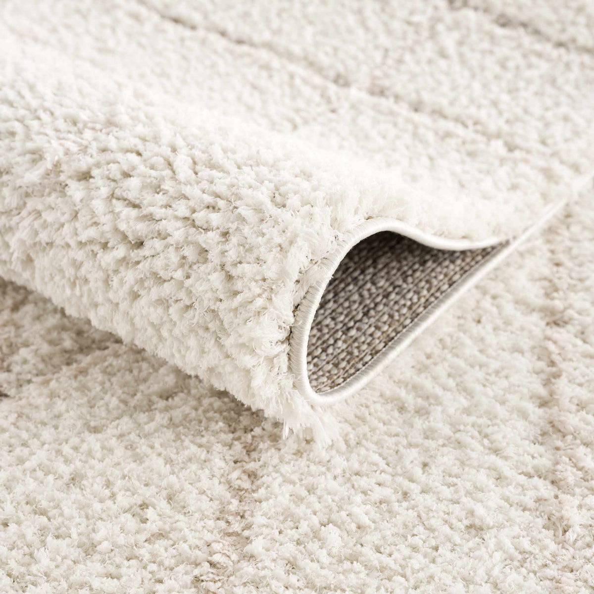 Hauteloom Andia HMSGANDIAA2 Cream Machine Made Polyester Rug