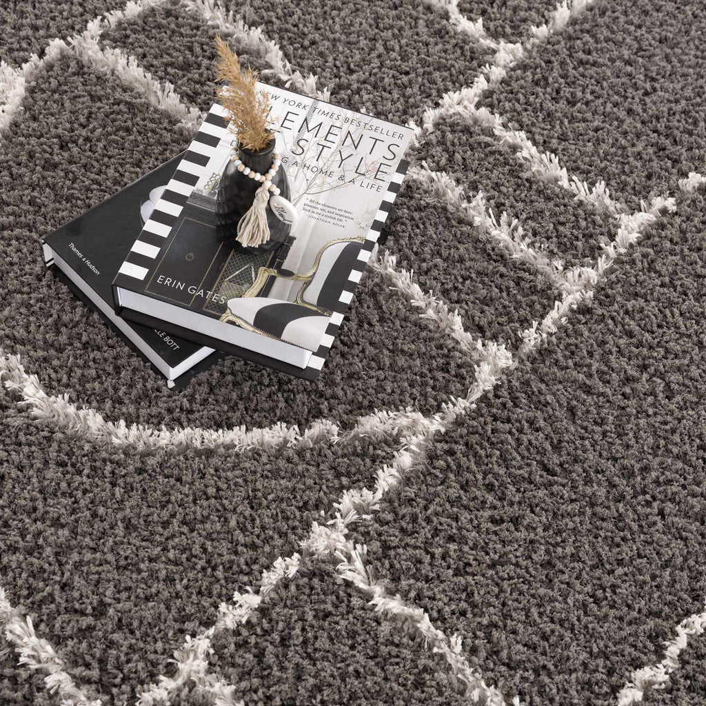 Hauteloom Andia HMSGANDIAA3 Gray Machine Made Polyester Rug