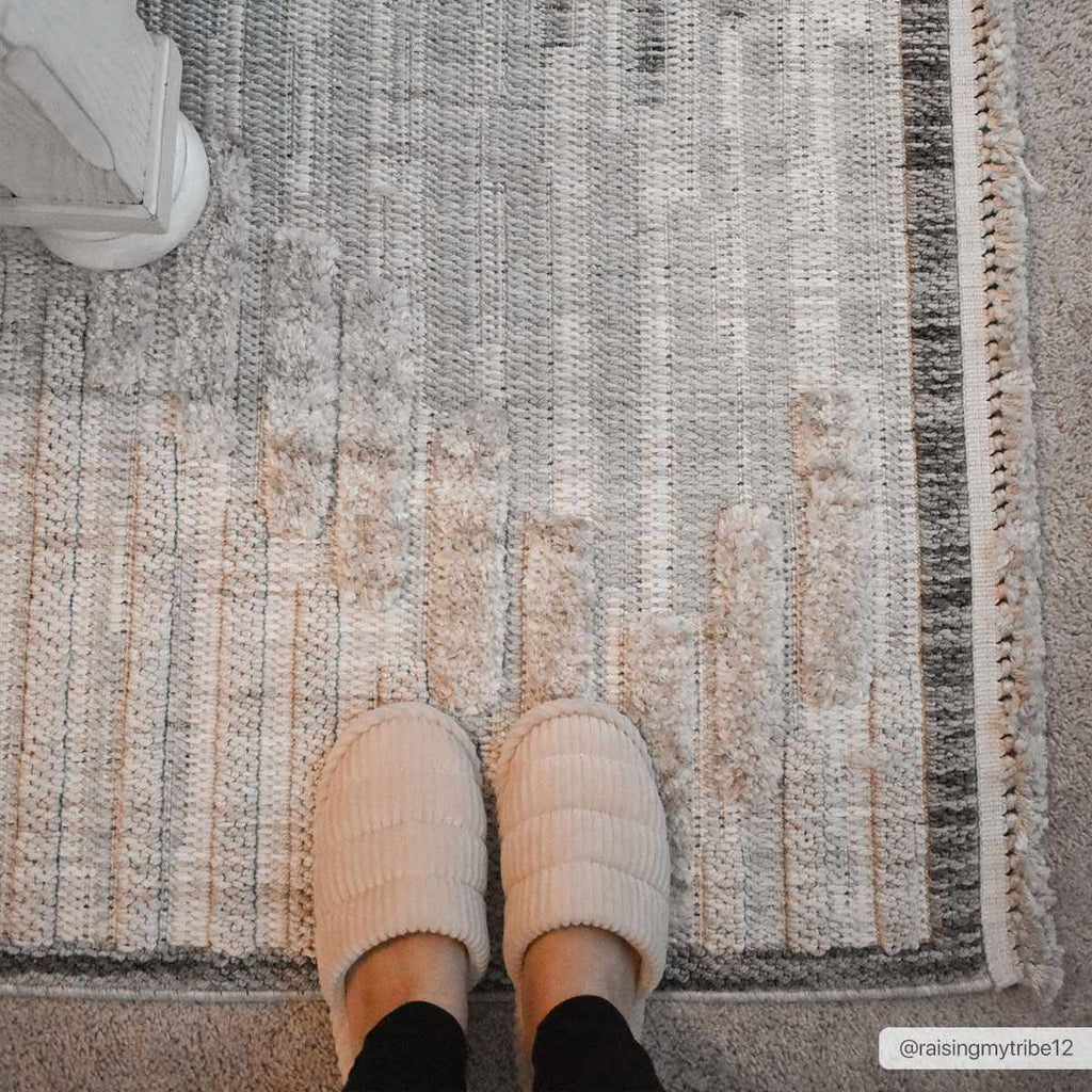 Hauteloom Maulawin MAULA Charcoal Machine Made Polyester Rug