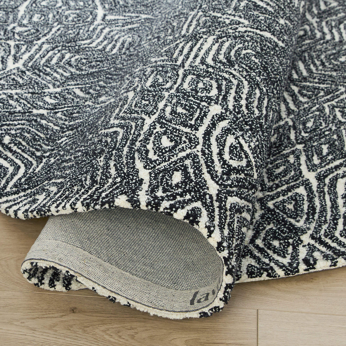 lavin mitra n5038 black rug