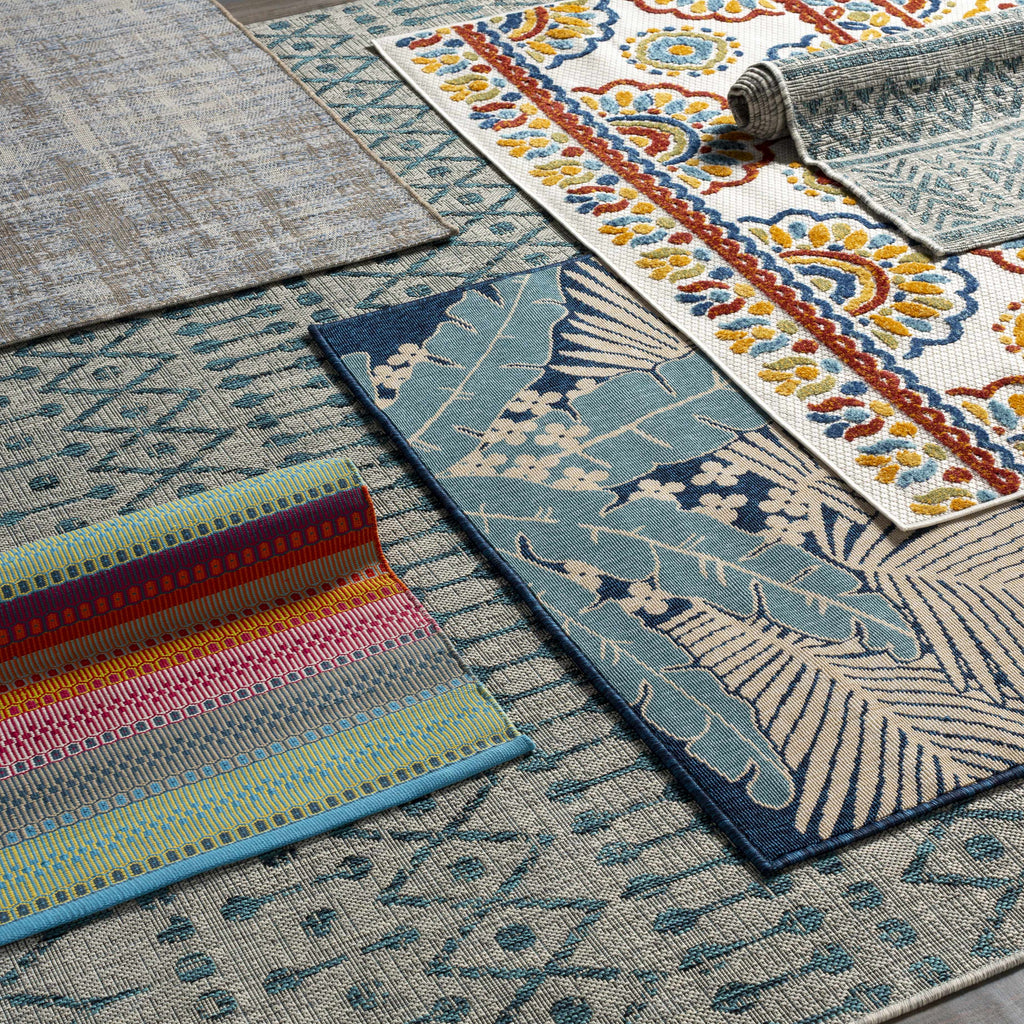 Hauteloom Ambridge AMB Aqua Machine Made Polypropylene Rug