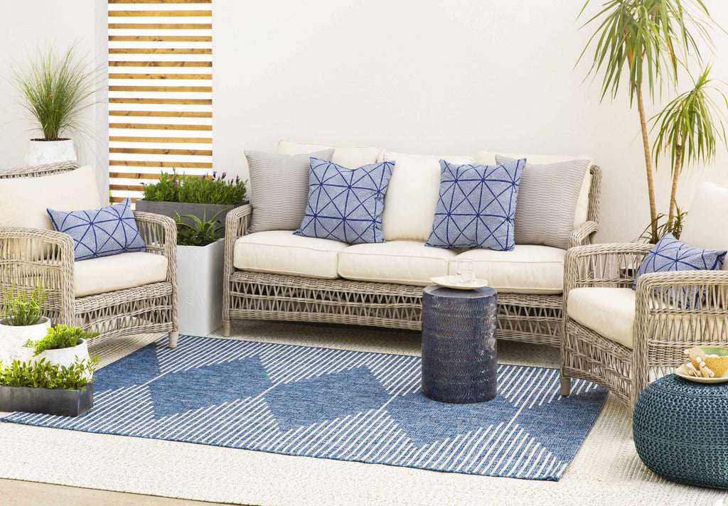 Hauteloom Bourton BOURT Navy Machine Made Polypropylene Rug