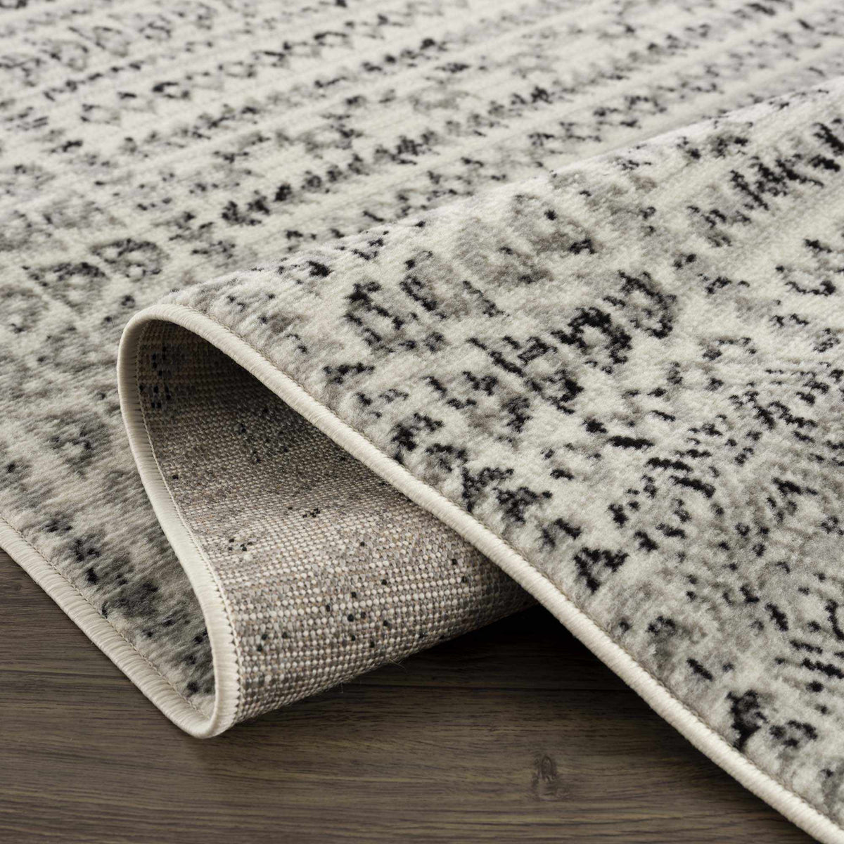 Hauteloom Greig GREI Black Machine Made Polypropylene Rug