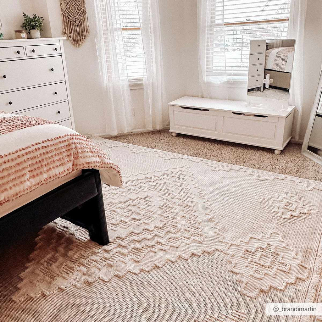 Hauteloom Rosales RSLS Cream Machine Made Polyester Rug