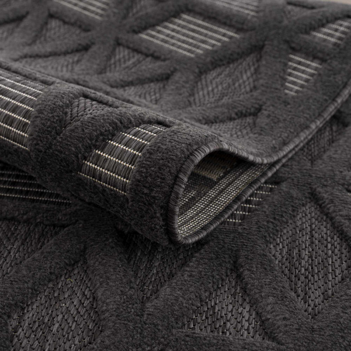 Hauteloom Nuri SSAMNURICA1 Black Machine Made Polypropylene Rug