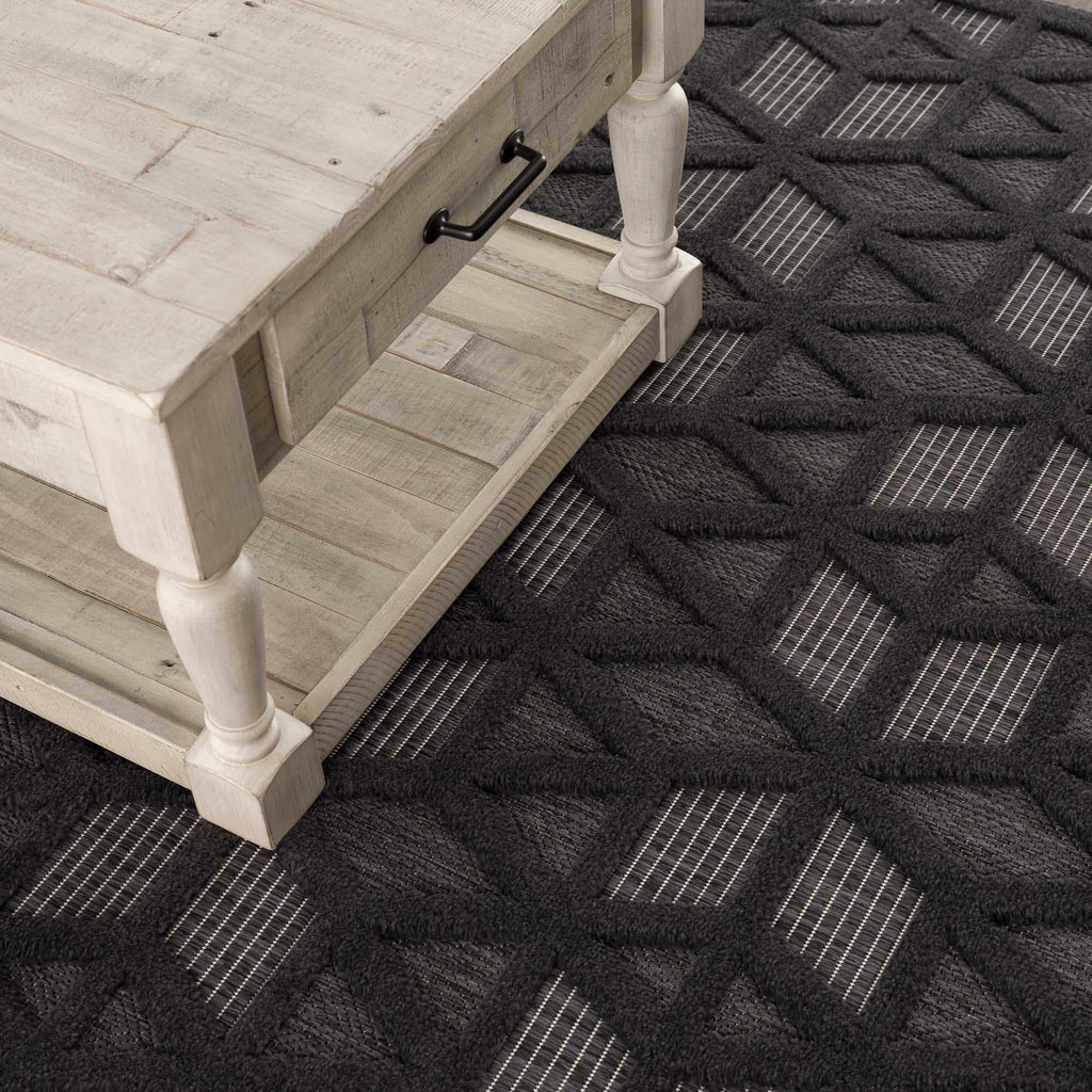 Hauteloom Nuri SSAMNURICA1 Black Machine Made Polypropylene Rug