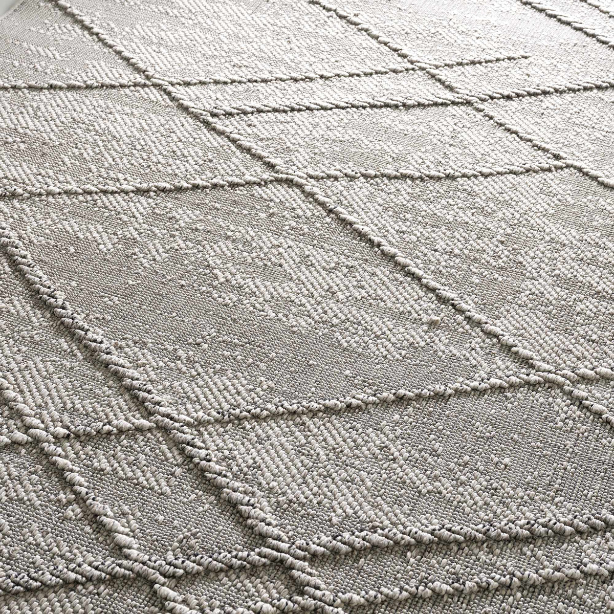 Hauteloom Limited Edition HSSOBAQERA2 Taupe Machine Made Polypropylene Rug
