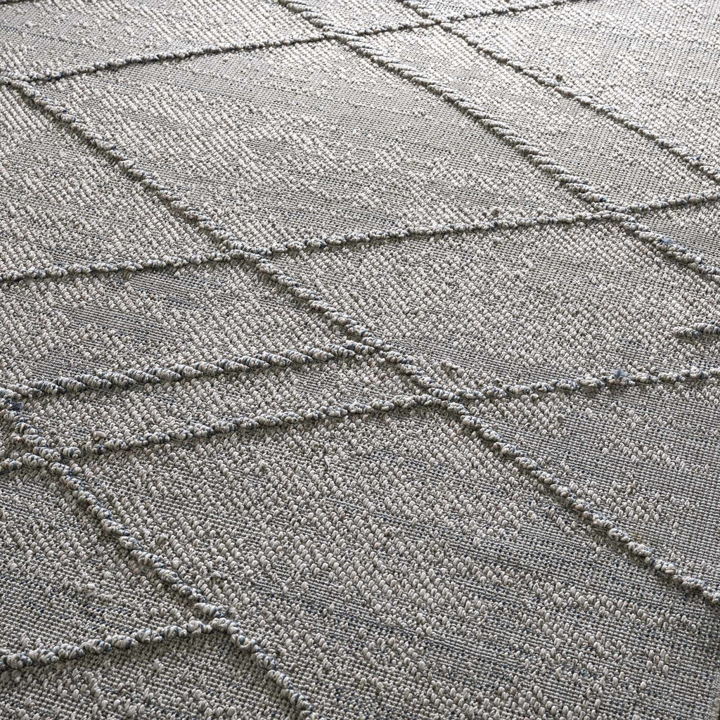 Hauteloom Baqer HSSOBAQERA3 Taupe Machine Made Polypropylene Rug