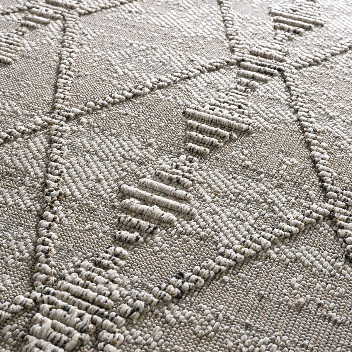 Hauteloom Nyla HSSONYLA8A1 Beige Machine Made Polypropylene Rug