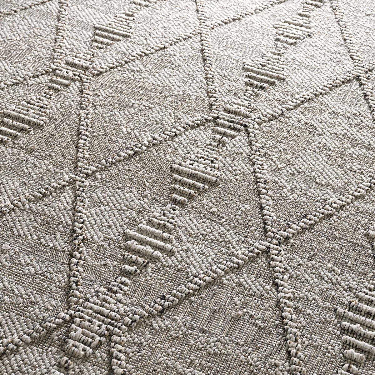 Hauteloom Nyla HSSONYLA8A1 Beige Machine Made Polypropylene Rug