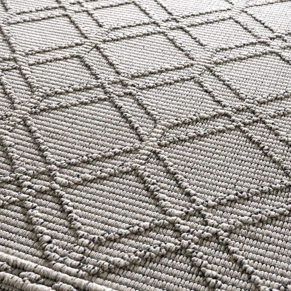 Hauteloom Diah HSSODIAH8A2 Beige Machine Made Polypropylene Rug