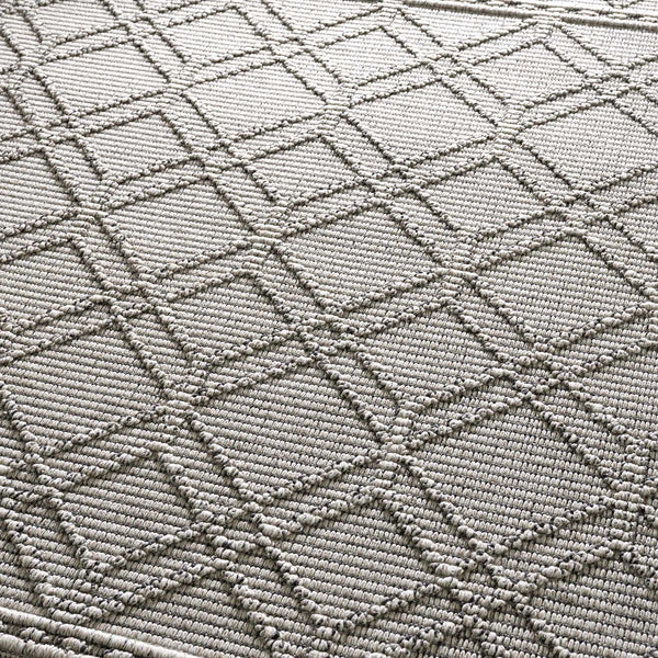 Hauteloom Diah HSSODIAH8A2 Beige Machine Made Polypropylene Rug