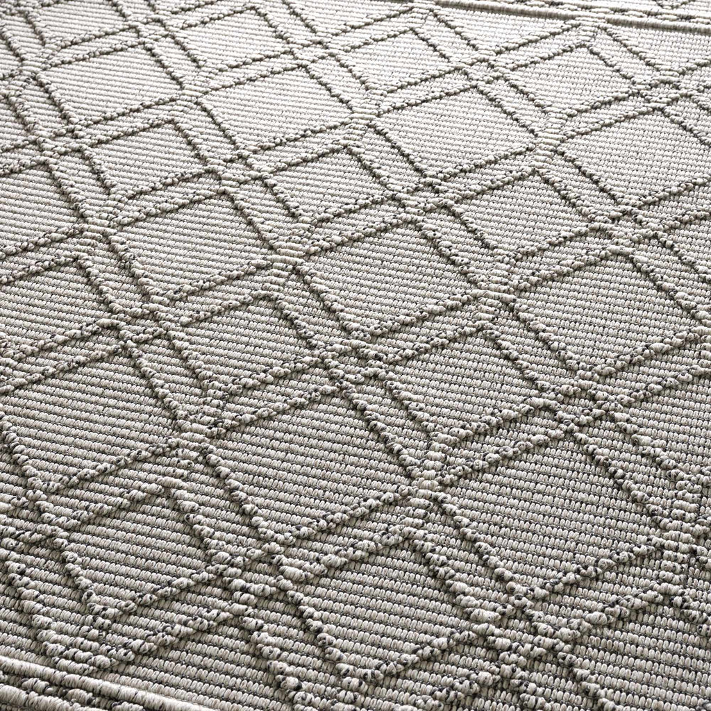 Hauteloom Diah HSSODIAH8A2 Beige Machine Made Polypropylene Rug