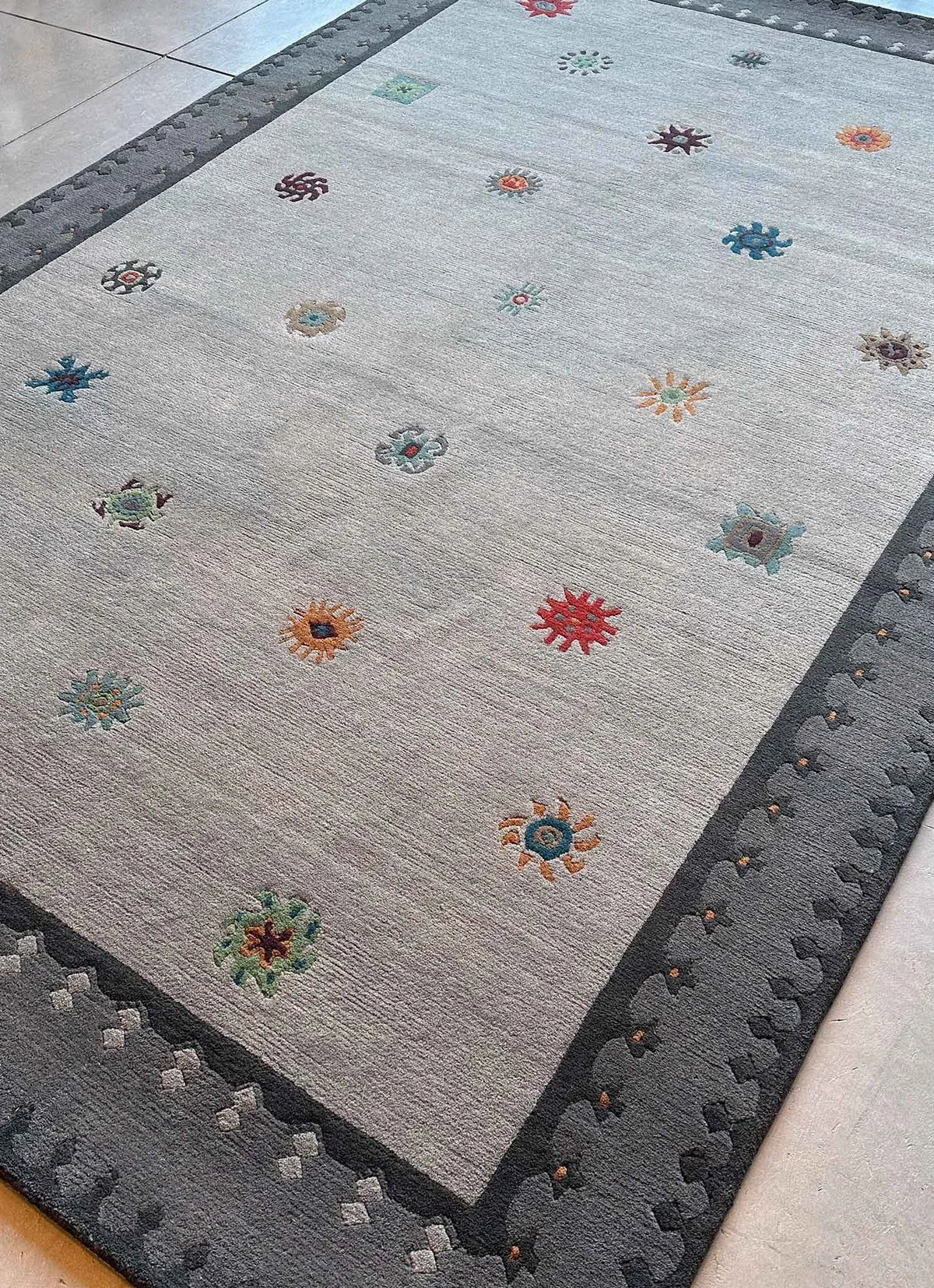 Tibet Rug Company Sun SOL Ash Rug