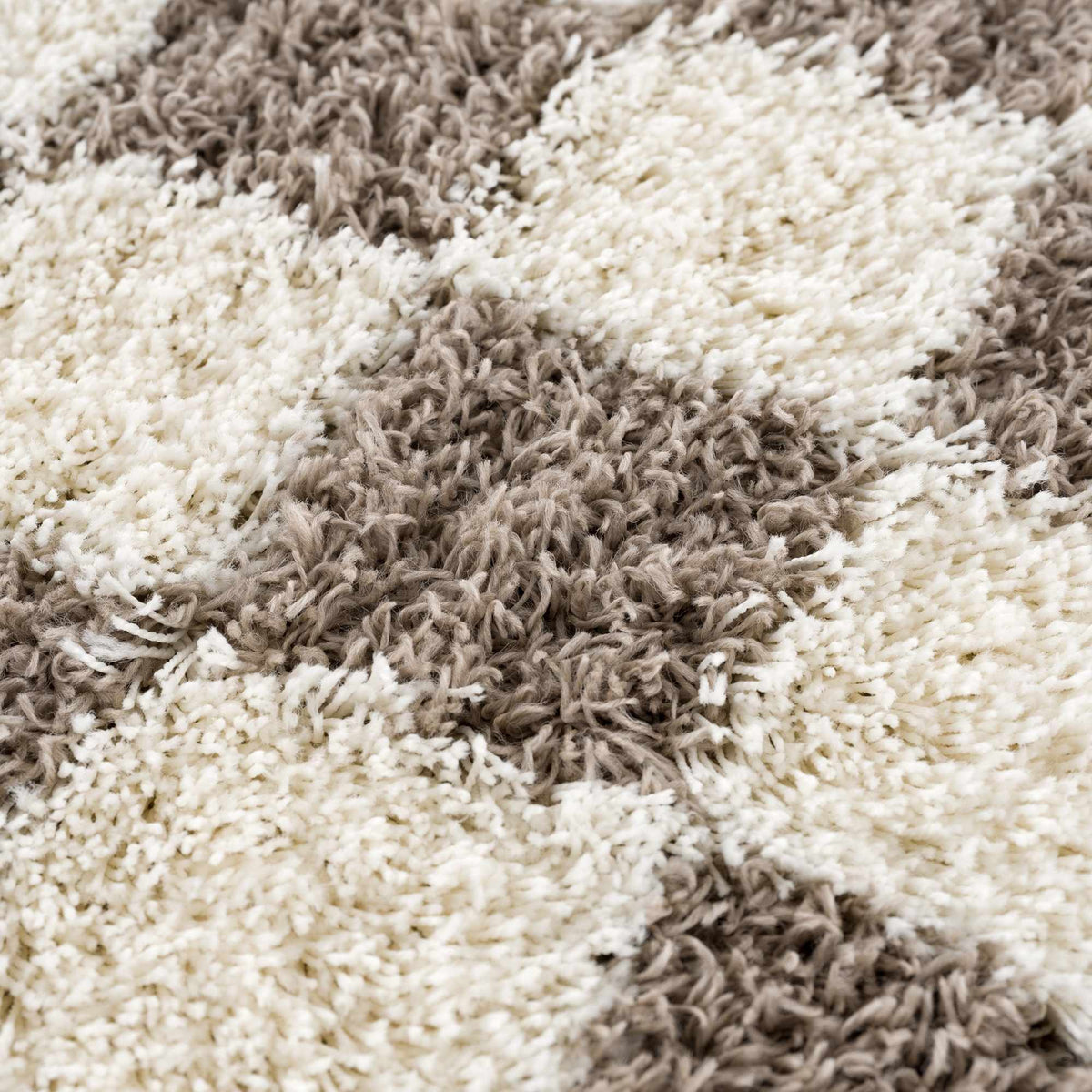 Hauteloom Atira SUSGATIRBA3 Cream Machine Made Polypropylene Rug