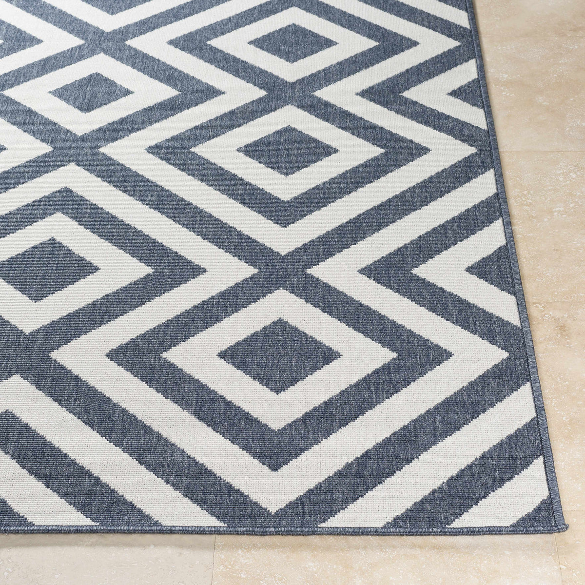 Hauteloom Abilene ABIL White Machine Made Olefin Rug